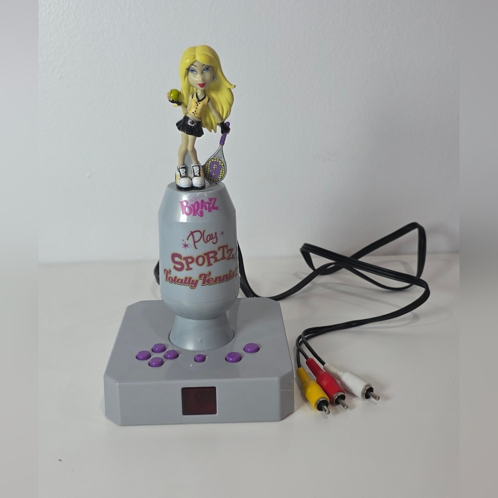 ⭐Vtg Bratz Play Sportz Totally Tennis TV Plug N Play Game MGA Entertainment Rare
